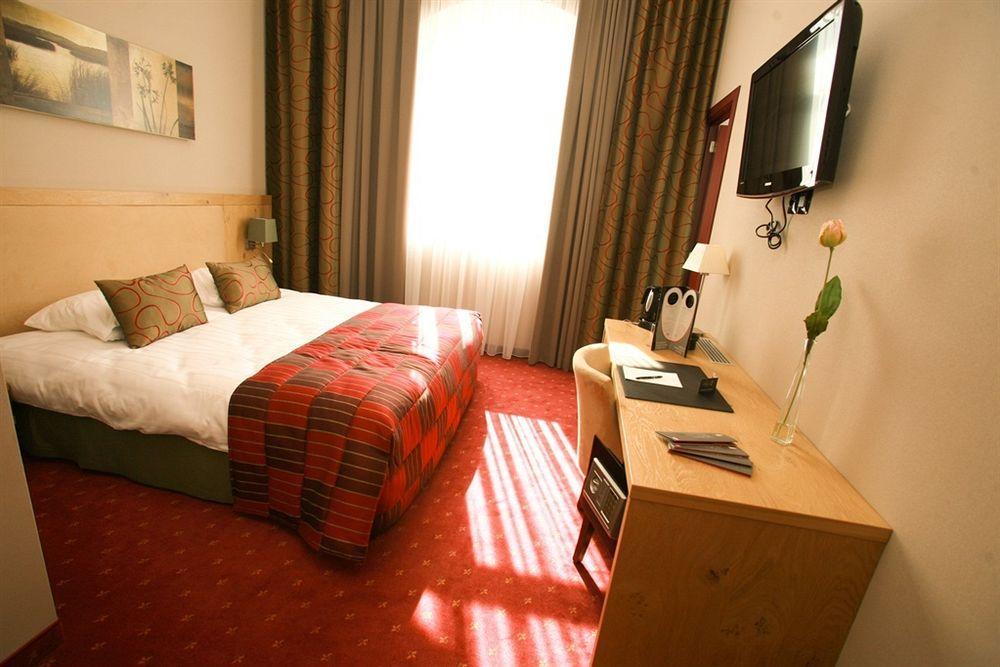 Hotel Verviers Van Der Valk Exteriör bild