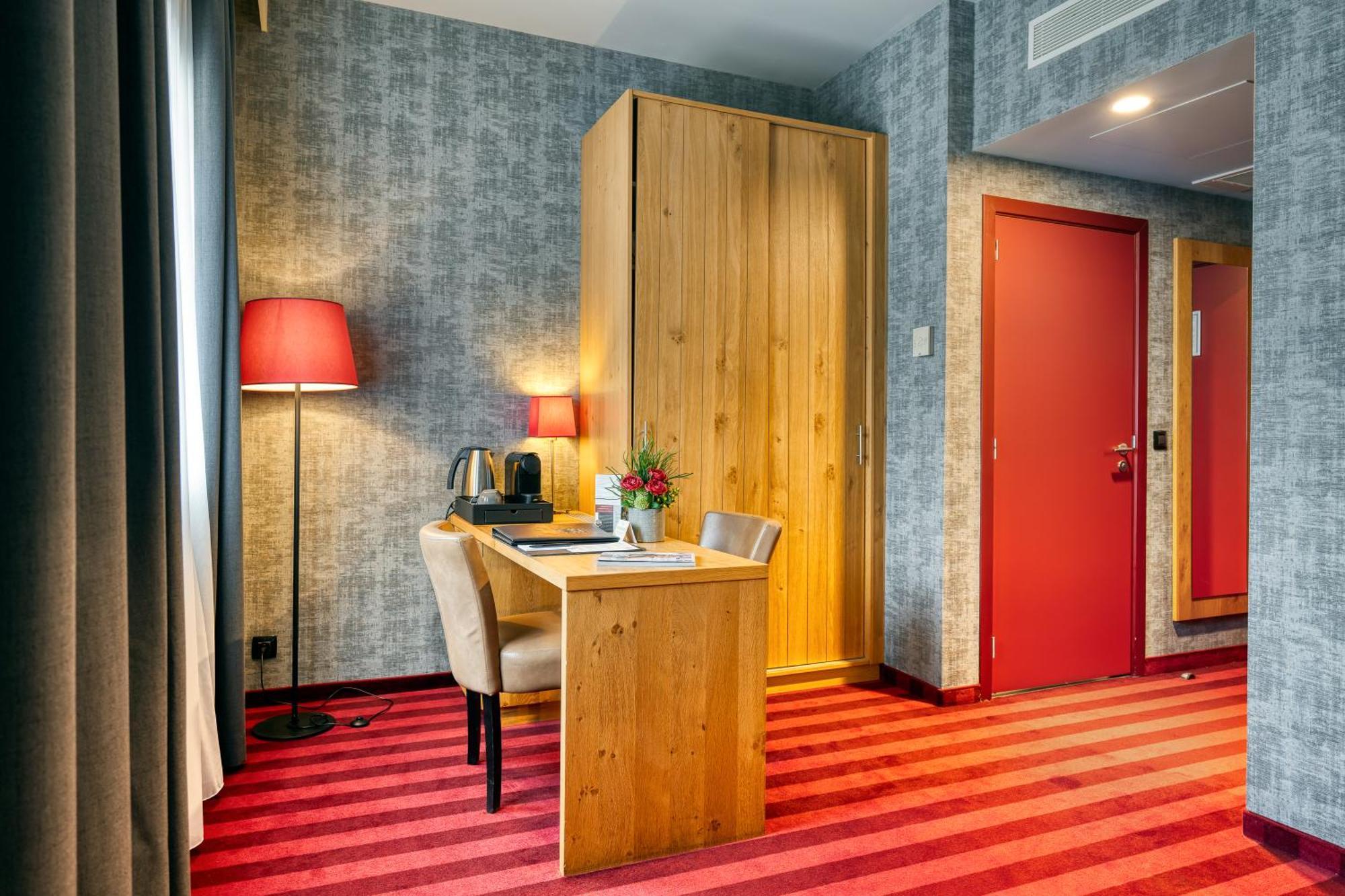 Hotel Verviers Van Der Valk Exteriör bild