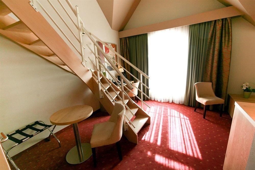 Hotel Verviers Van Der Valk Exteriör bild