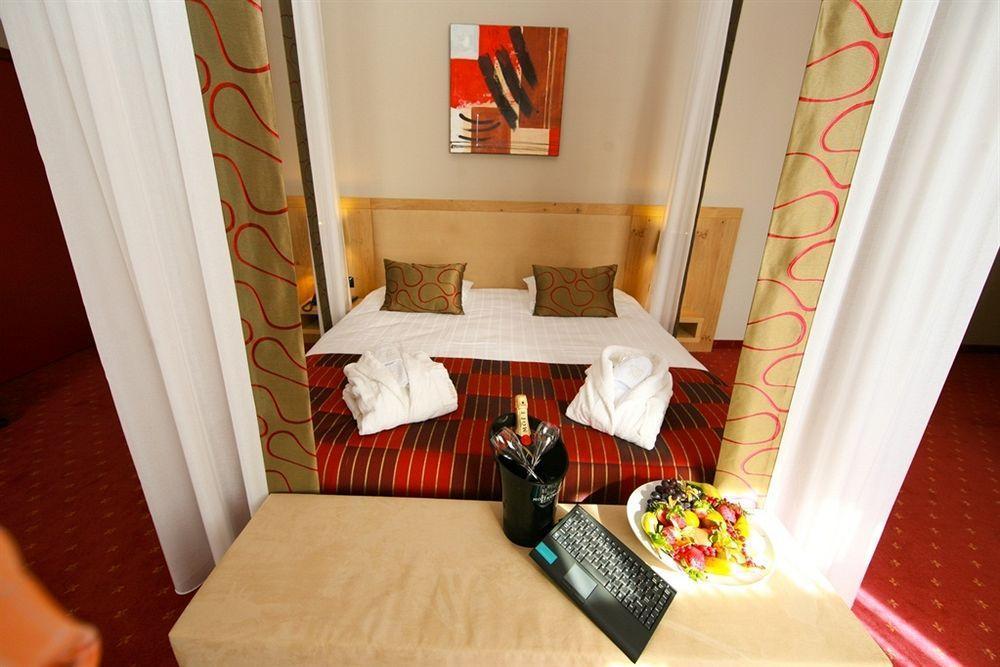 Hotel Verviers Van Der Valk Exteriör bild