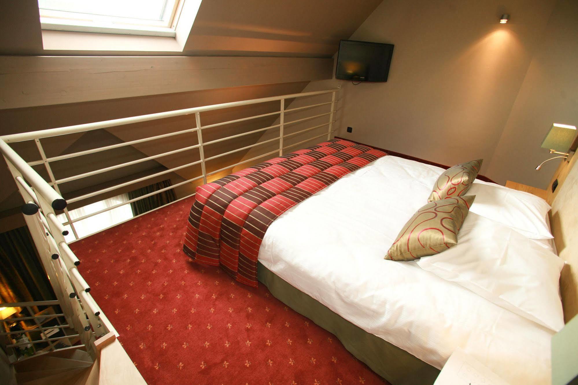 Hotel Verviers Van Der Valk Exteriör bild